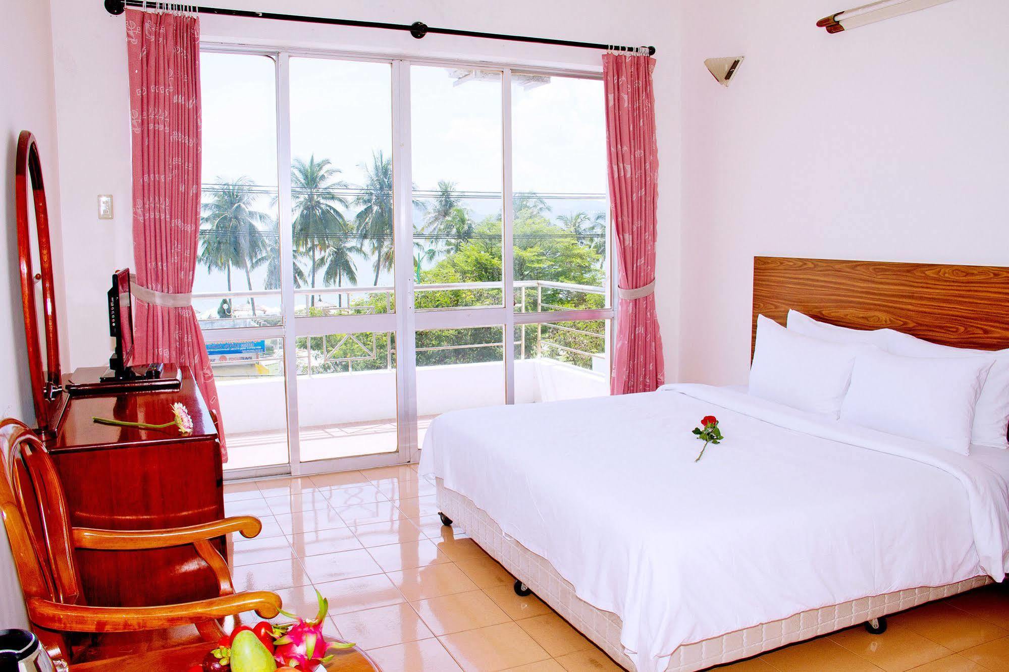 Aurora Nha Trang Hotel Exterior photo