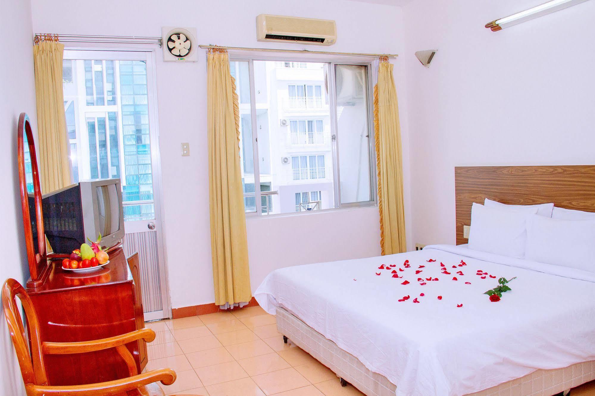 Aurora Nha Trang Hotel Exterior photo
